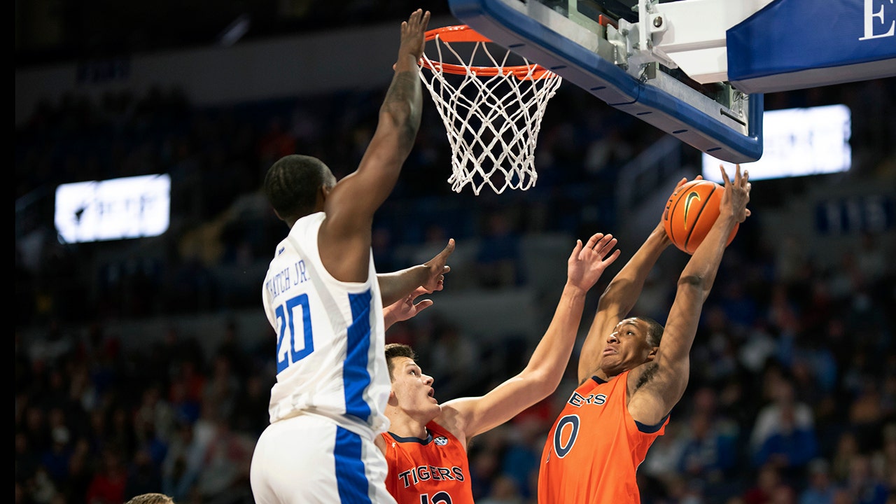 No 13 Auburn Rallies From 13 Point Deficit In Win Over Saint Louis Fox News 