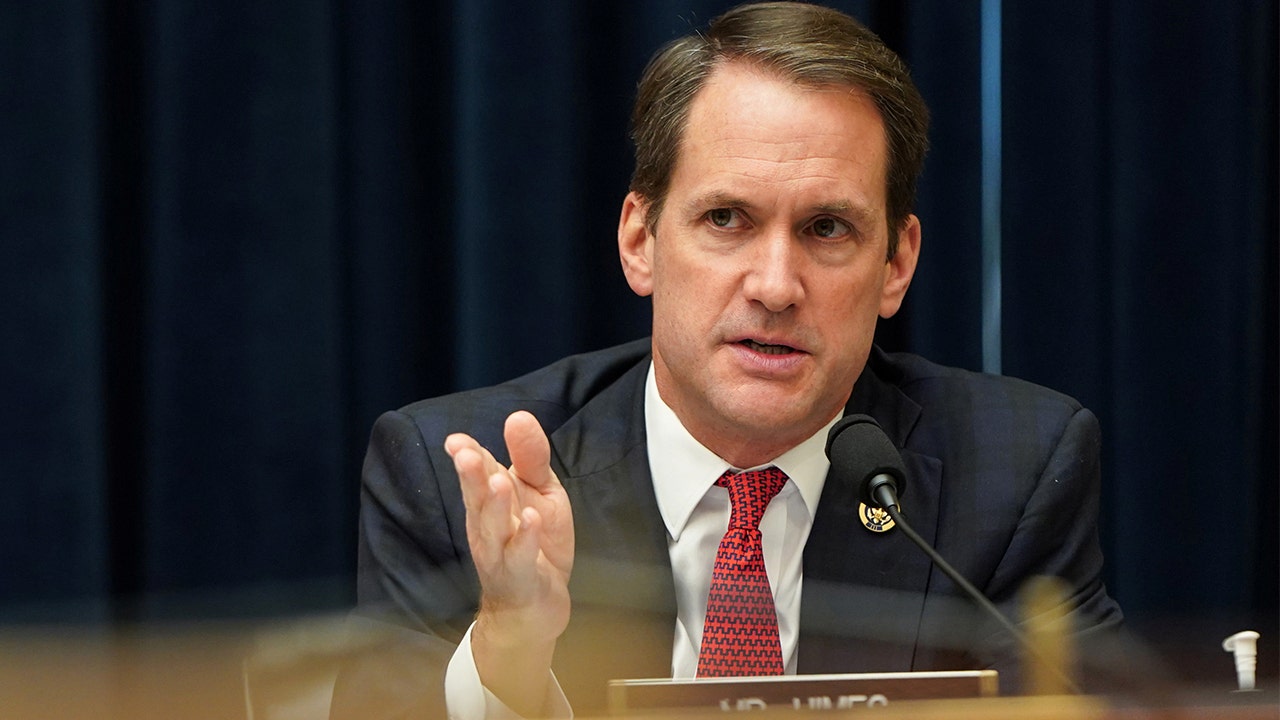 Himes, Steil say economic disparity is 'not a Democrat thing or a Republican thing,' seek bipartisan solutions