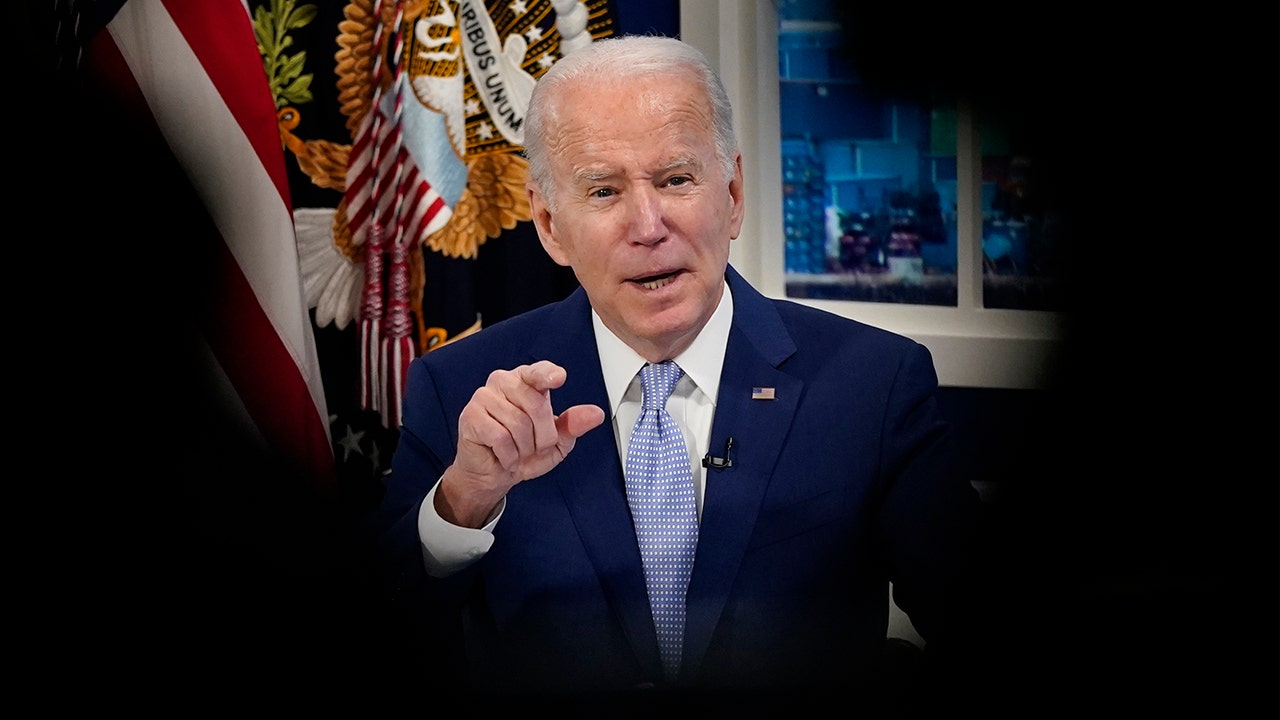 White House says Biden credit to Trump on vaccine shows COVID-19 fight shouldn't be 'political battle'