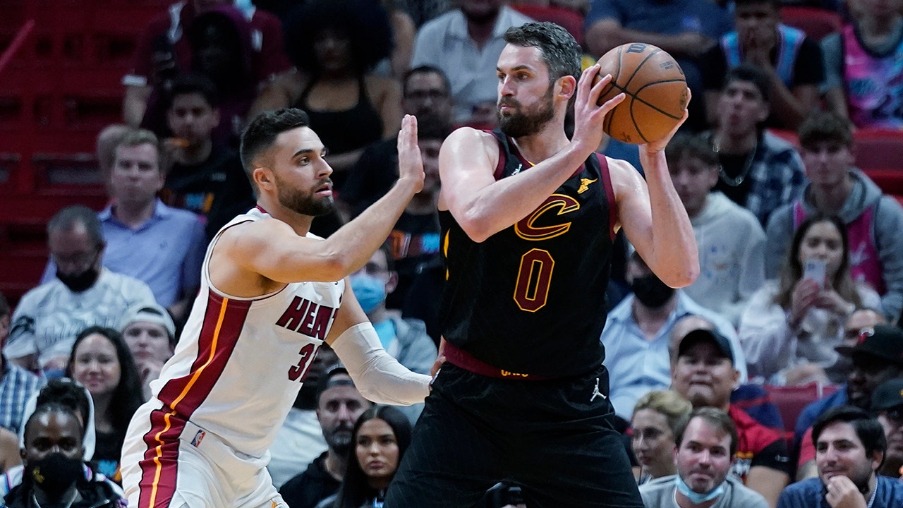 Kevin Love returning back to familiar number with Heat after Cavs buyout