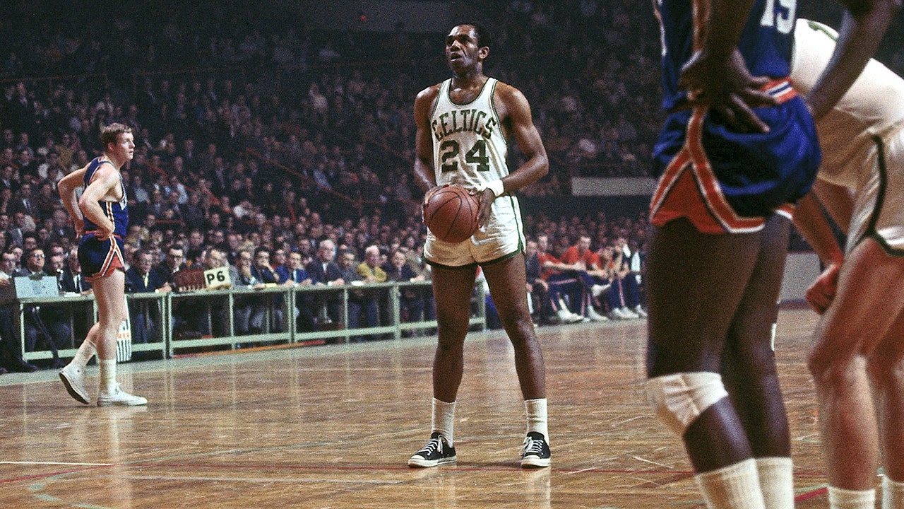 Hall of Famer and Celtics legend Sam Jones dies at age 88
