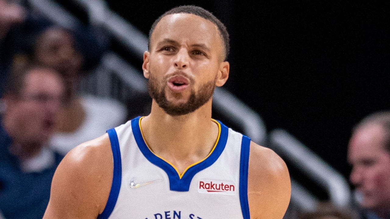 Shaq Had Steph Curry Feeling So Awkward With What Seemed to Be a Subtle FTX  Joke - Sports Illustrated