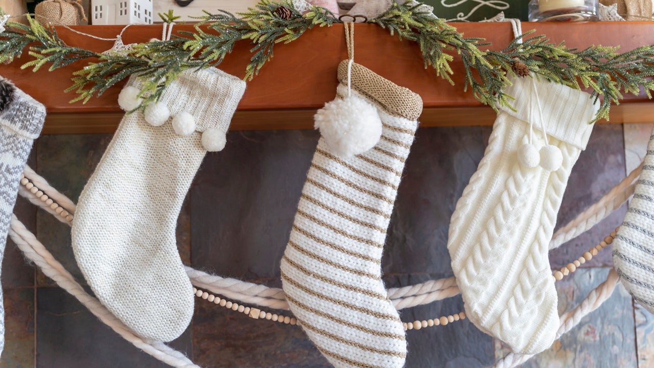 Ontmoedigd zijn beheerder Begroeten Why do we hang Christmas stockings? The history of the holiday tradition |  Fox News