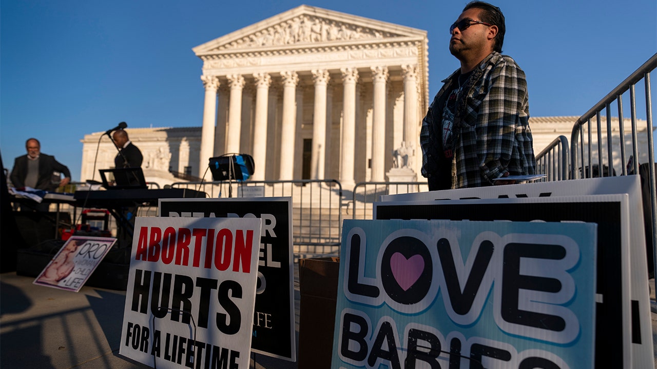 Democratic lawmakers renew calls to add seats to the Supreme Court after abortion oral arguments – Fox News