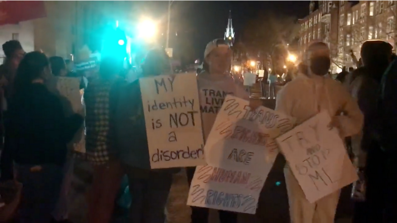 Watch Protesters Block Street Outside Of Matt Walsh S Speech In Near Saint Louis University