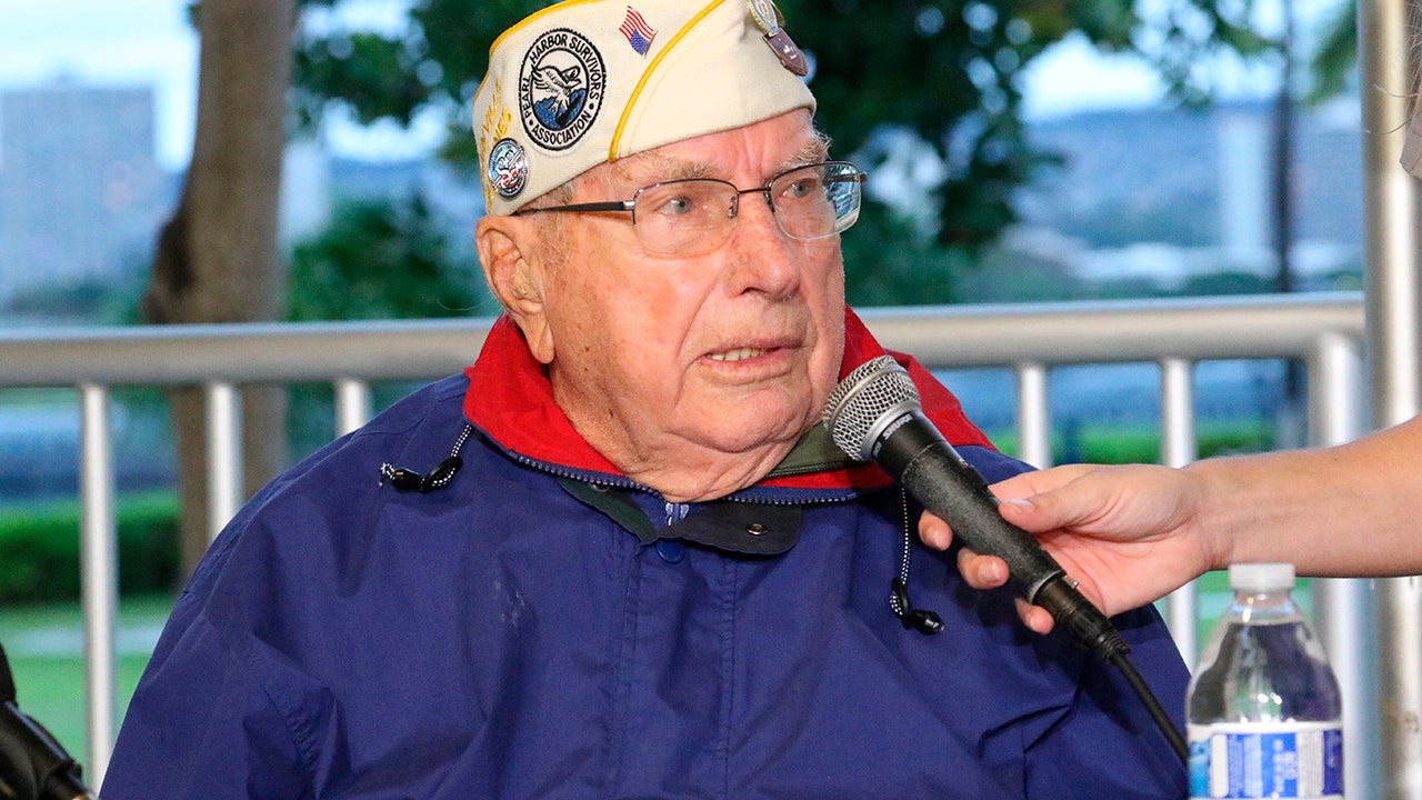 Pearl Harbor survivors gather and remember those lost in the attack