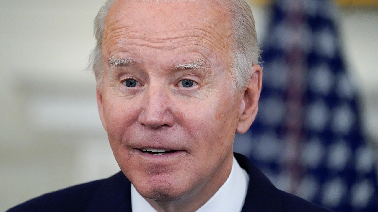 Biden again refers to his VP as 'President Harris'