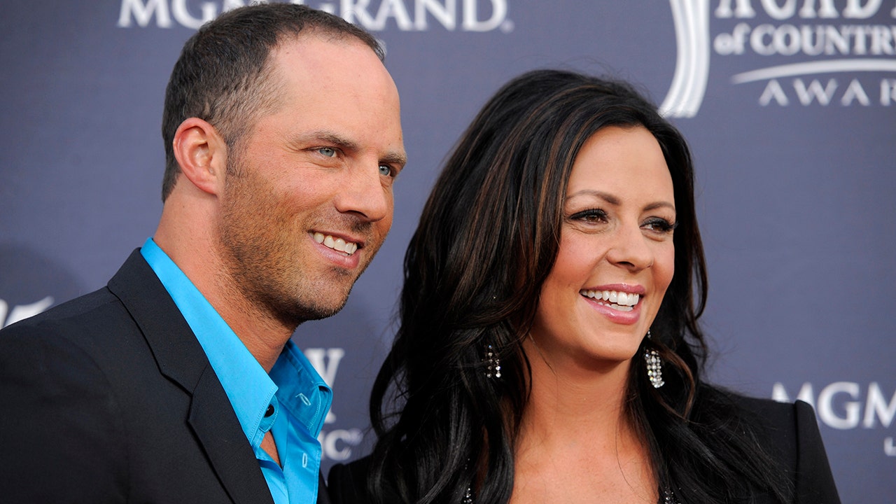 Sara Evans filed for divorce from Jay Barker before he allegedly attempted to run her over: report