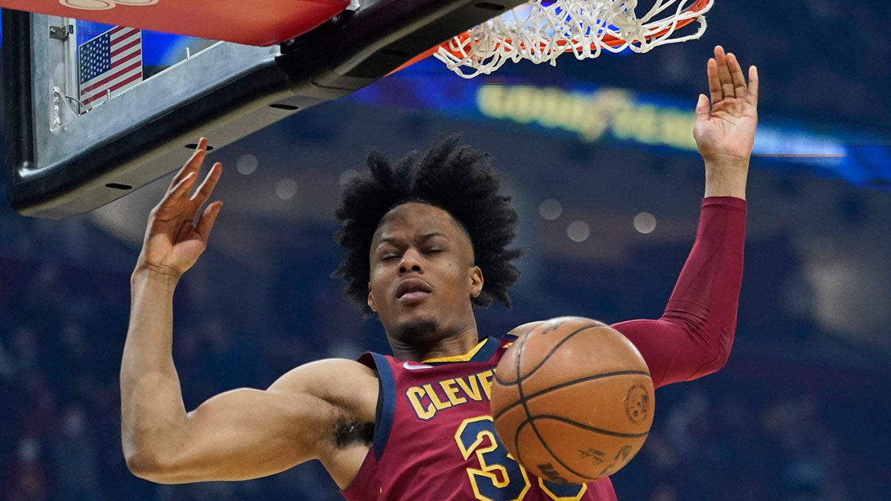 Darius Garland leads Cavs to 114-107 win over Durant-less Nets