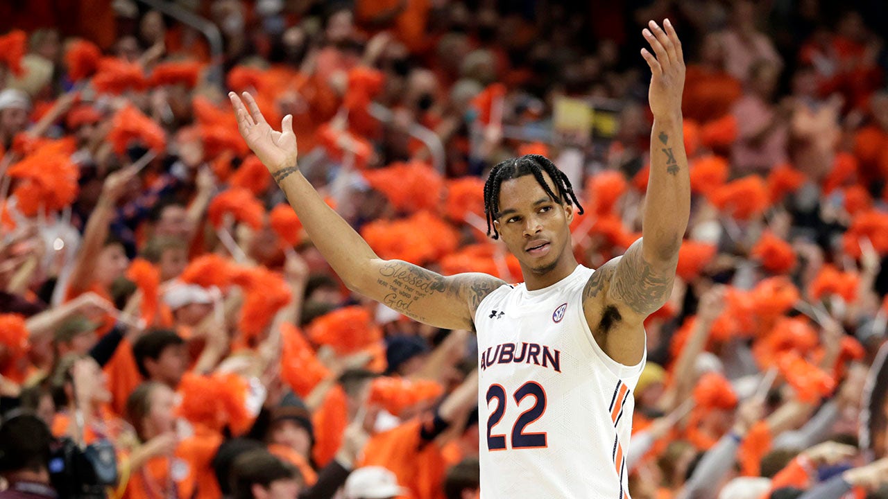 Auburn flies to No. 1 in AP Top 25 for first time in history