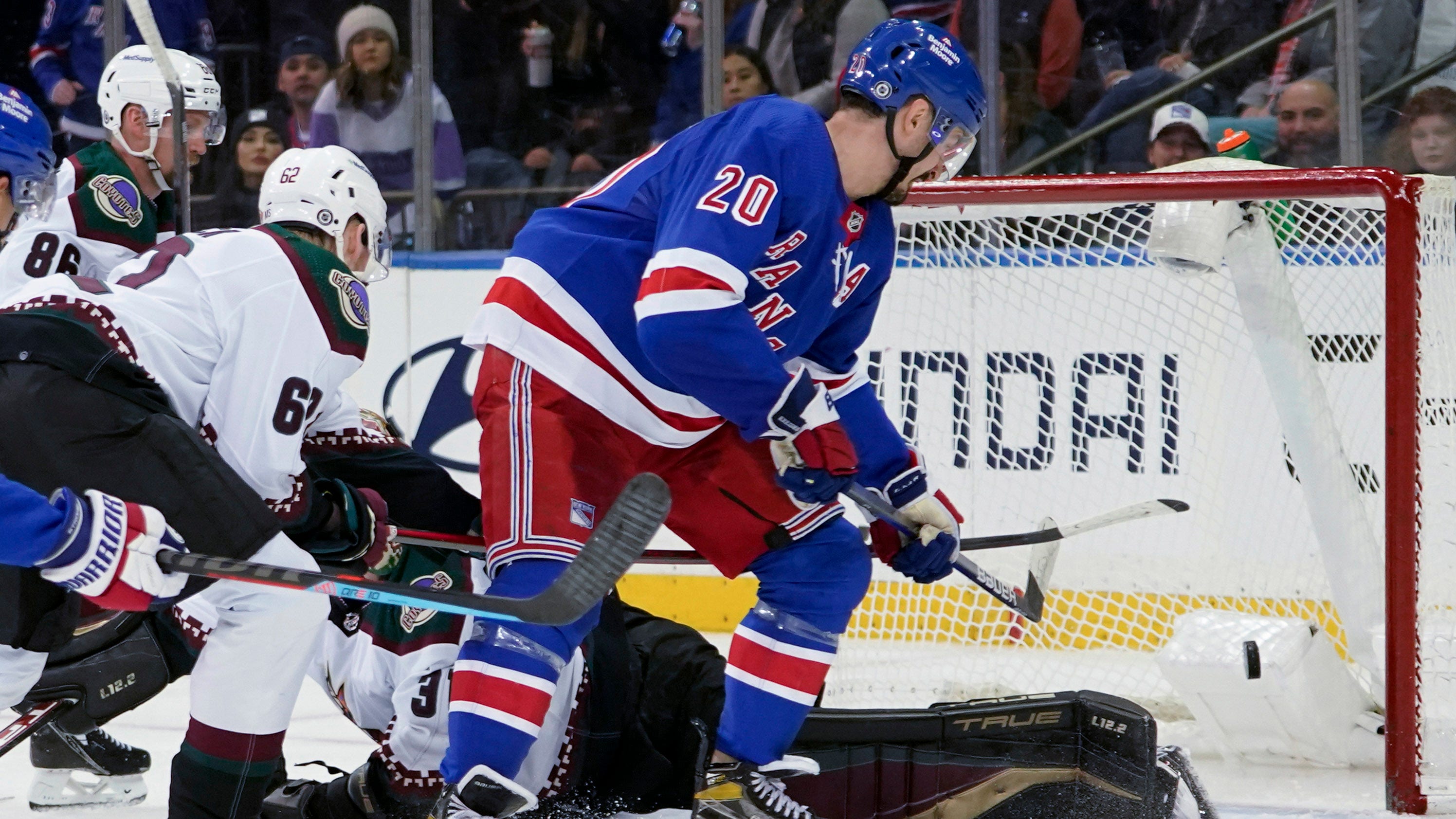 Clayton Keller's hat trick leads Arizona Coyotes to win over Phil