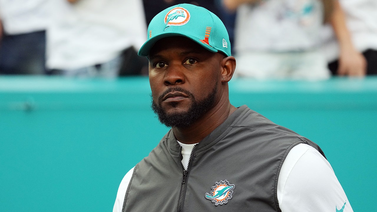 Brian Flores sues NFL, Giants, Dolphins for alleged racial discrimination |  Fox News