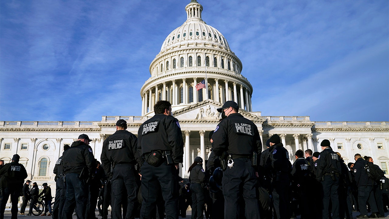 Man who parked weapons near Capitol on 1/6 gets prison