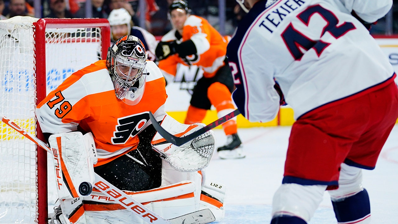 Carter Hart says home opener one of Flyers' best games in his tenure – NBC  Sports Philadelphia