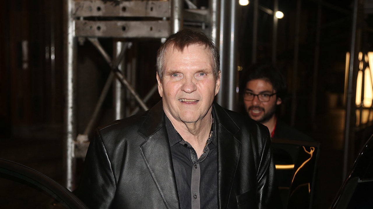 Meat Loaf, the ‘I’d Do Anything for Love’ singer, dead at 74