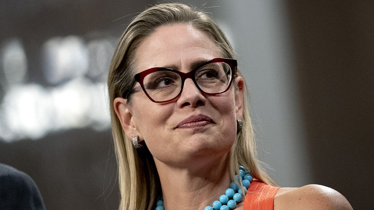 Sen. Sinema Leaves Dems, Registers as Independent, Won’t Say If She’ll Continue Caucusing With Dems