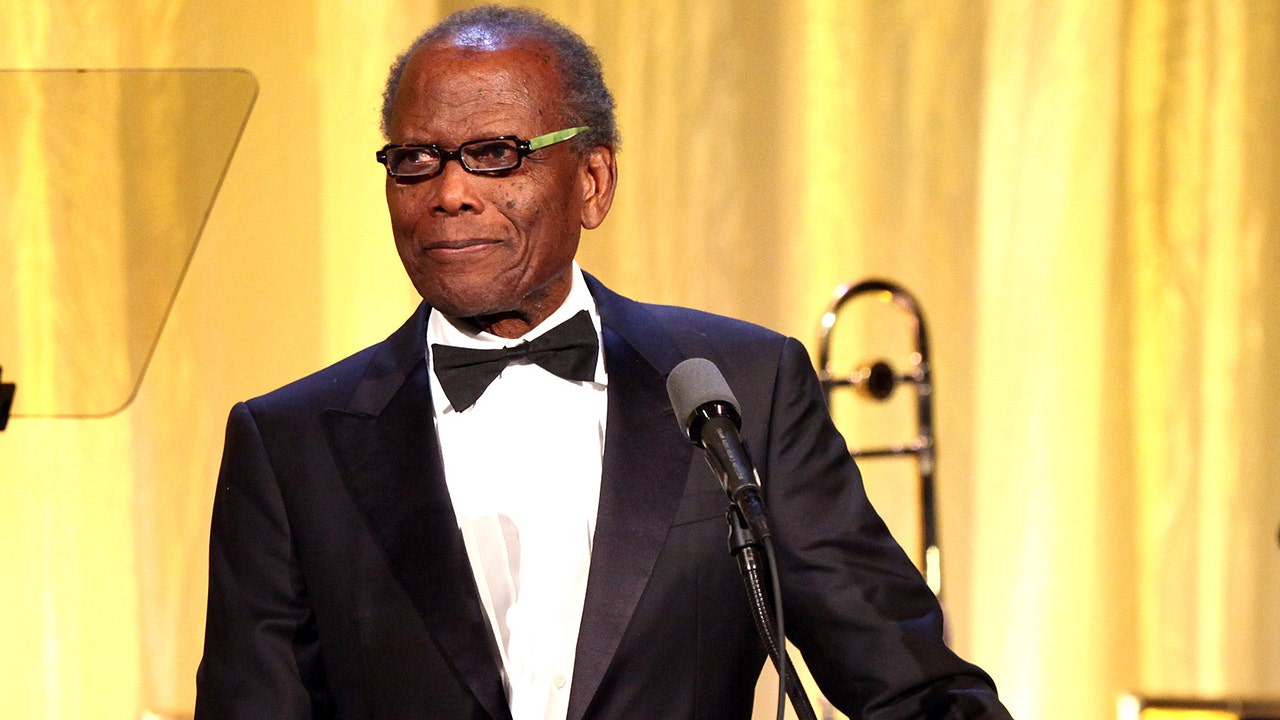Sidney Poitier&apos;s family releases statement following his death: &apos;He is our guiding light&apos;