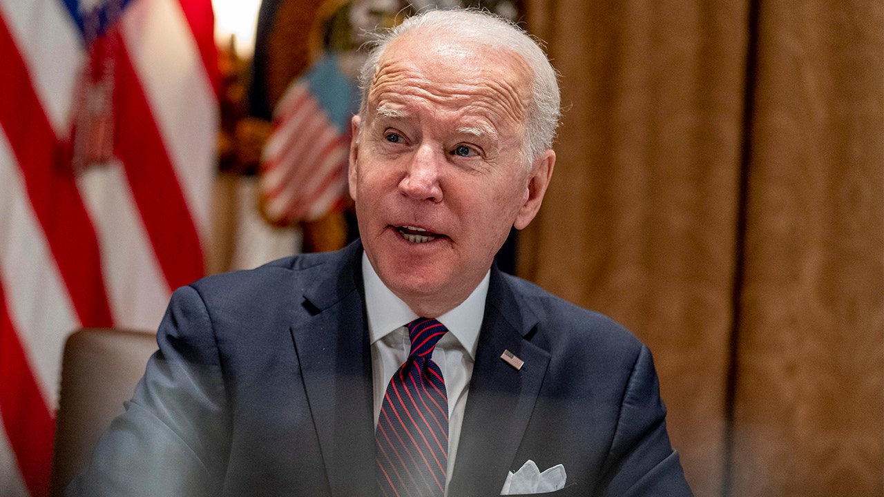 Former Obama official rejects Biden's claim that Fox News reporter's question on Putin was 'stupid'
