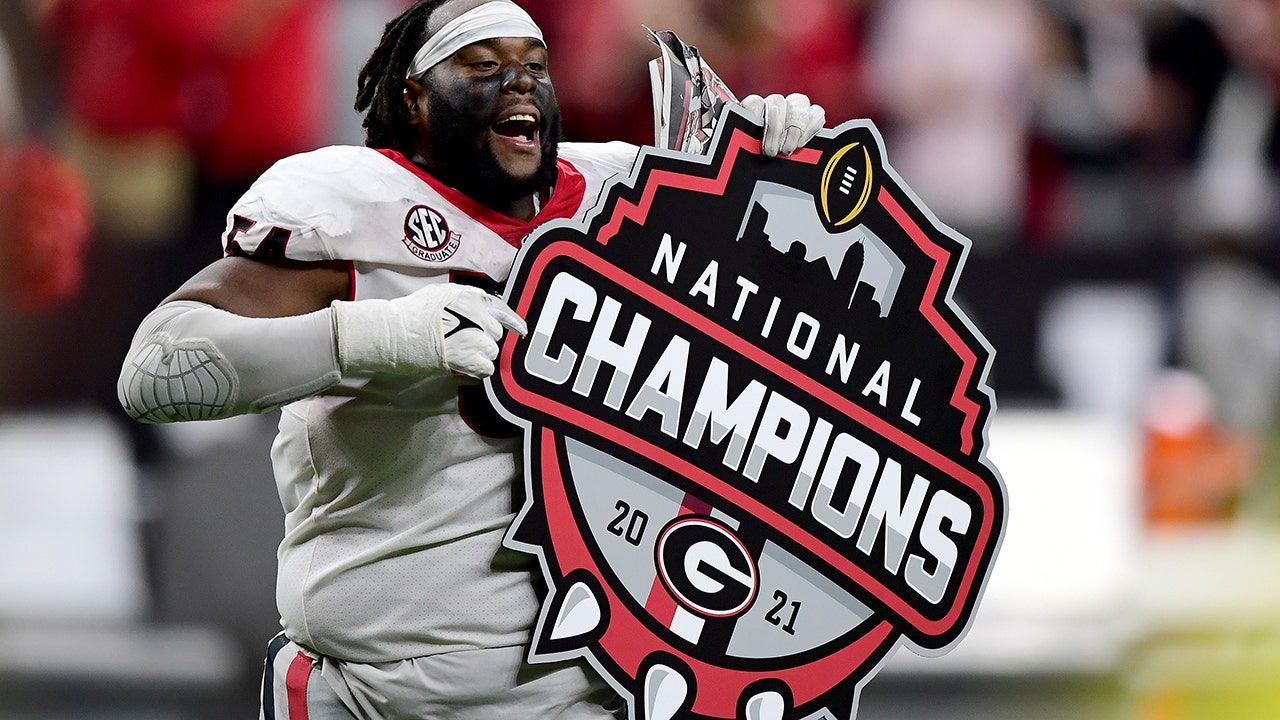 Some Georgia players seen wearing wrong national championship hats during celebration
