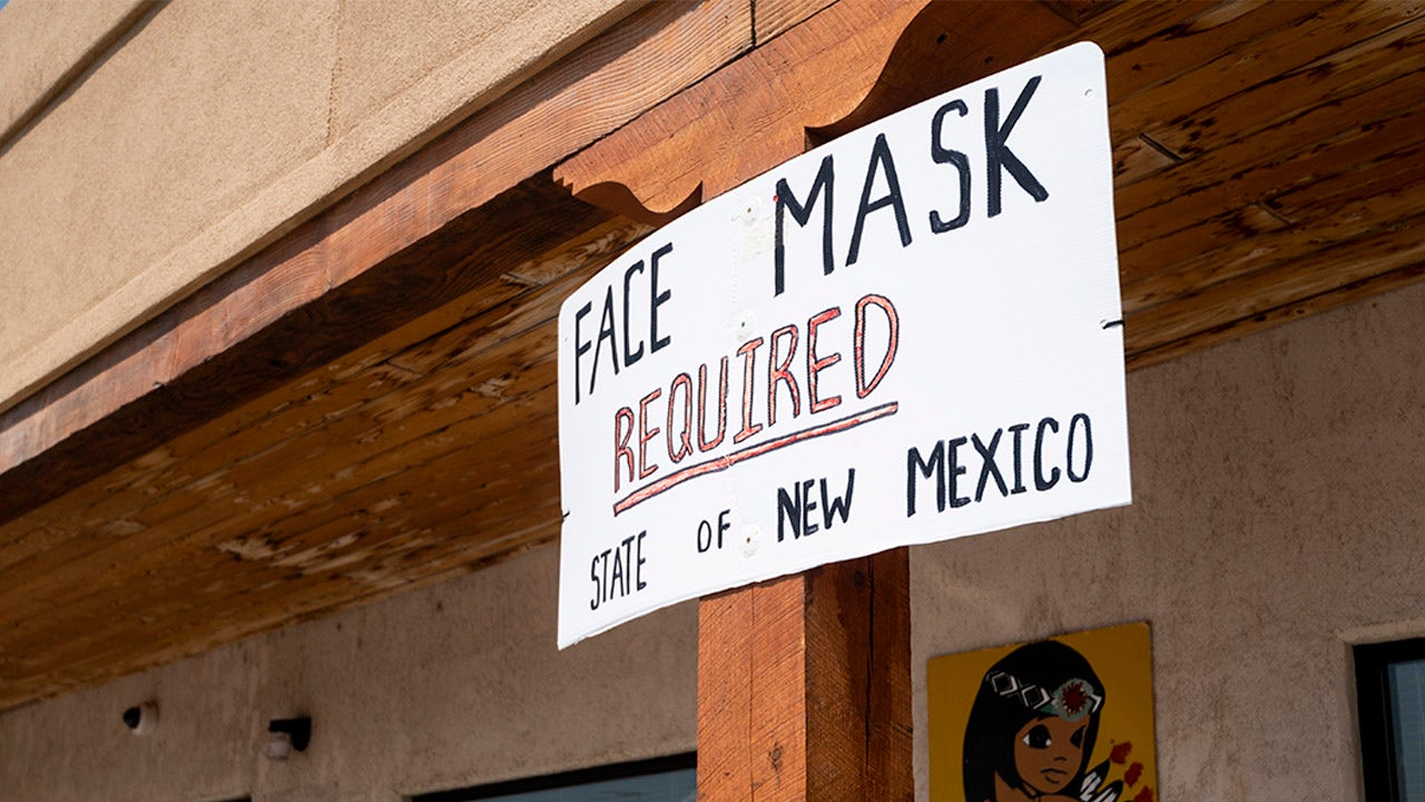Omicron surge: New Mexico extends indoor mask mandate