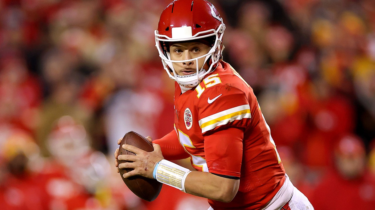 Kansas City Chiefs Patrick Mahomes when it's Grim be the Grim