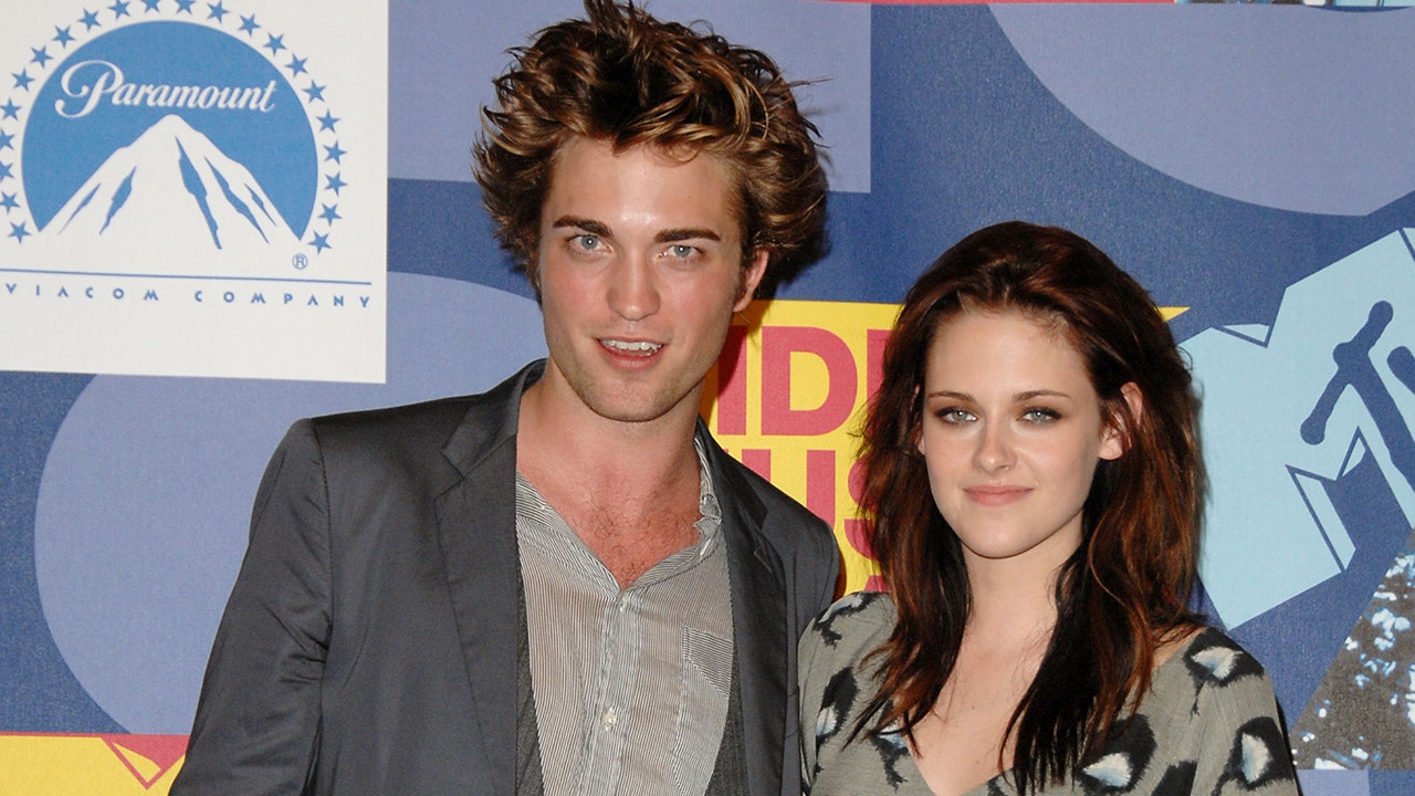 ‘Twilight’ director explains why she worried about having Robert Pattinson kiss Kristen Stewart
