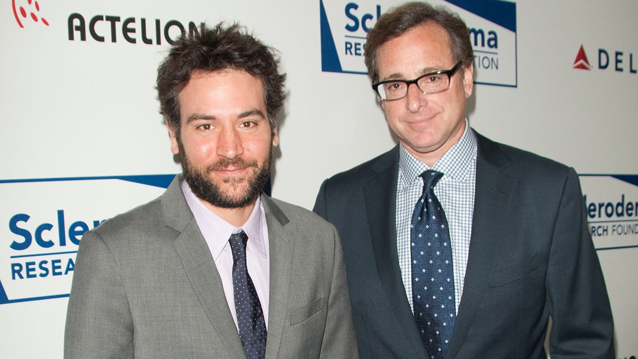 Bob Saget tribute concludes 'How I Met Your Father' premiere