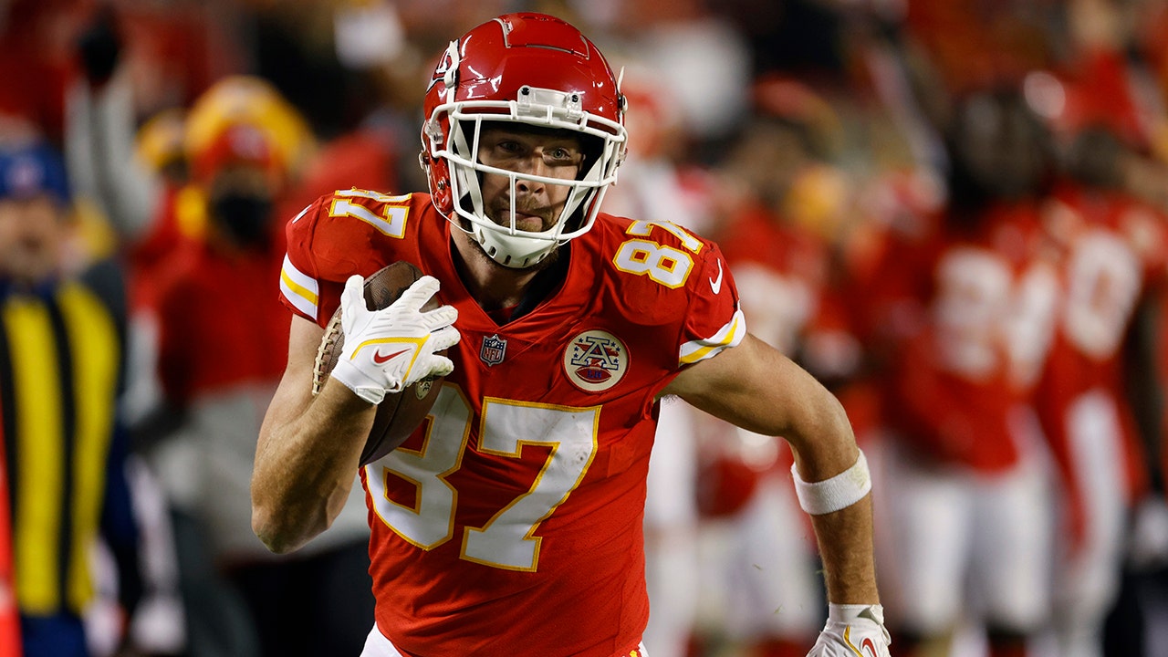 Read more about the article Chiefs executive defends ‘unicorn’ Travis Kelce’s contract extension: ‘He’s shown no signs of slowing down’