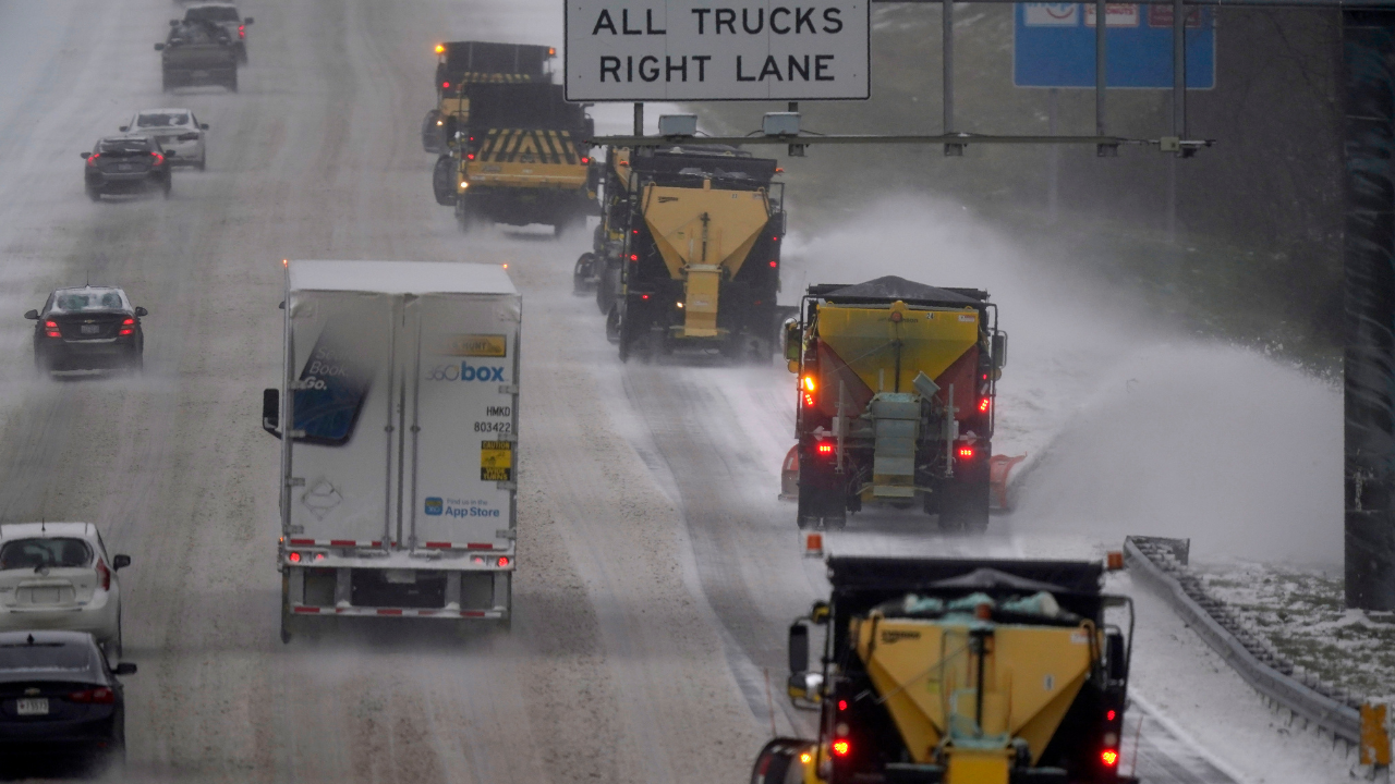 Southeast winter storm leaves hundreds of thousands without power