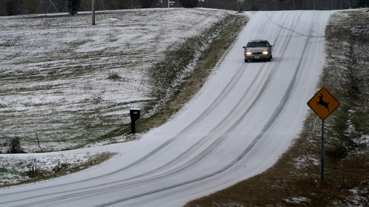 Icy road. Mayne campagne Icy Roads. Icy Road sexin u.