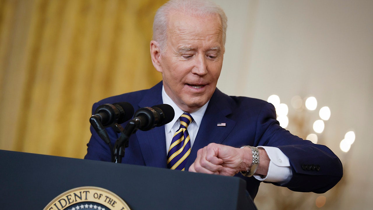 White House clarifies position on Ukraine after Biden press conference
