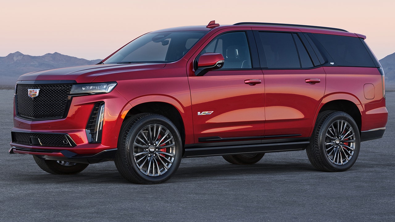 The 2023 Cadillac Escalade V-Series supertruck is very fast and loud