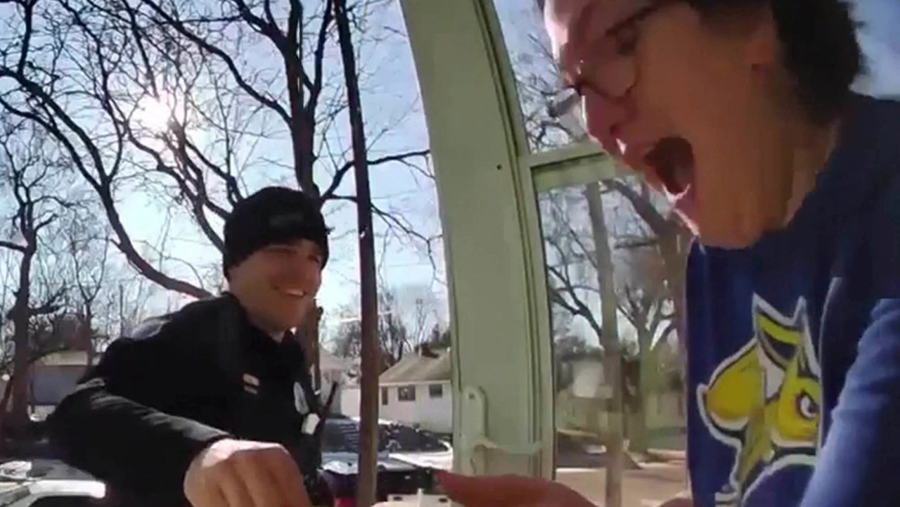 A South Dakota police officer is being hailed for going above and beyond the call of duty — by delivering a food order after arresting the DoorDash driver.