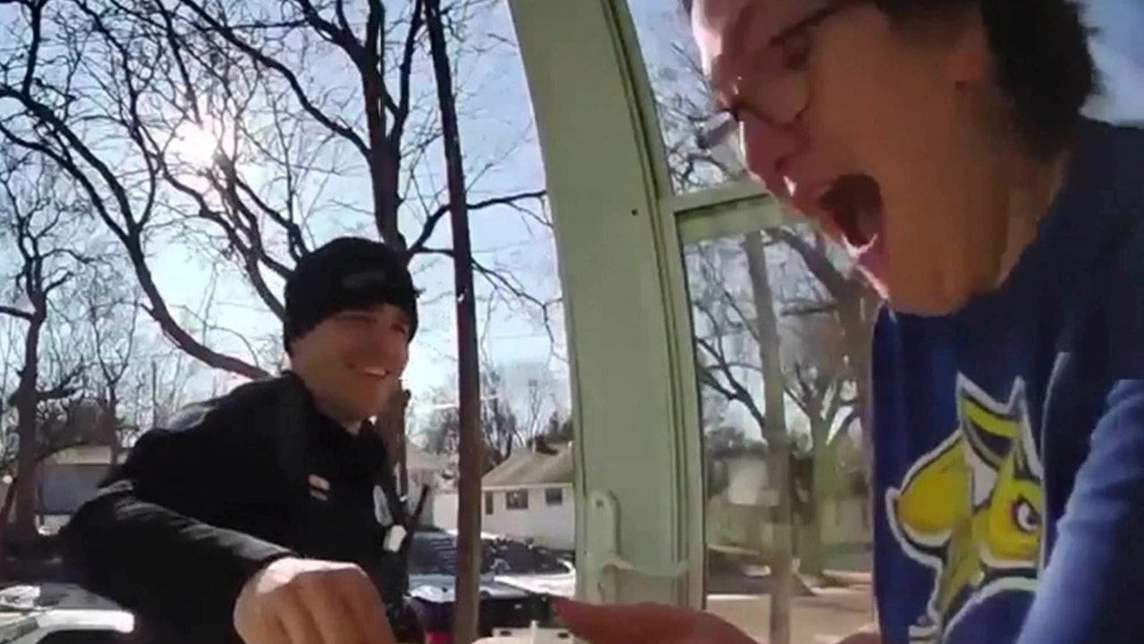 South Dakota cop delivered DoorDash food order after