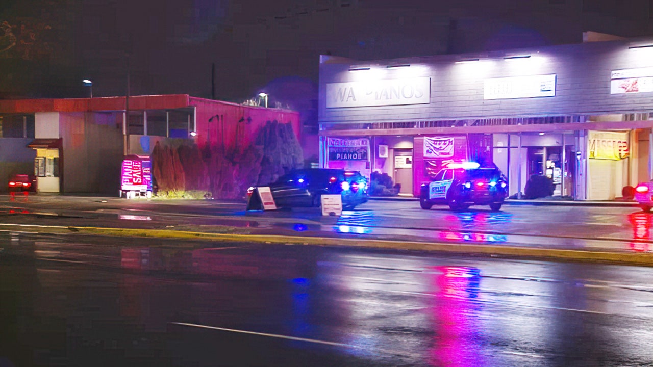 Washington would-be armed robbery victim shoots suspect after being shot in the arm, police say