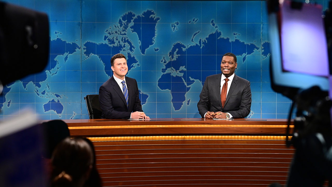 ‘SNL’ Weekend Update tackles Russia-Ukraine rhetoric -- and Kamala's brown suit