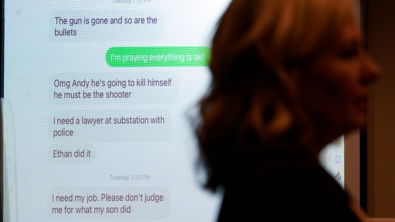 Jennifer Crumbley Ethan Crumbleys Mother Sent Ominous Texts On Day