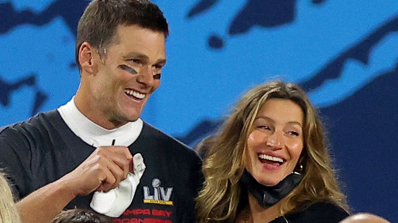 Celebrities react to Tom Brady's retirement: 'A few tears shed'