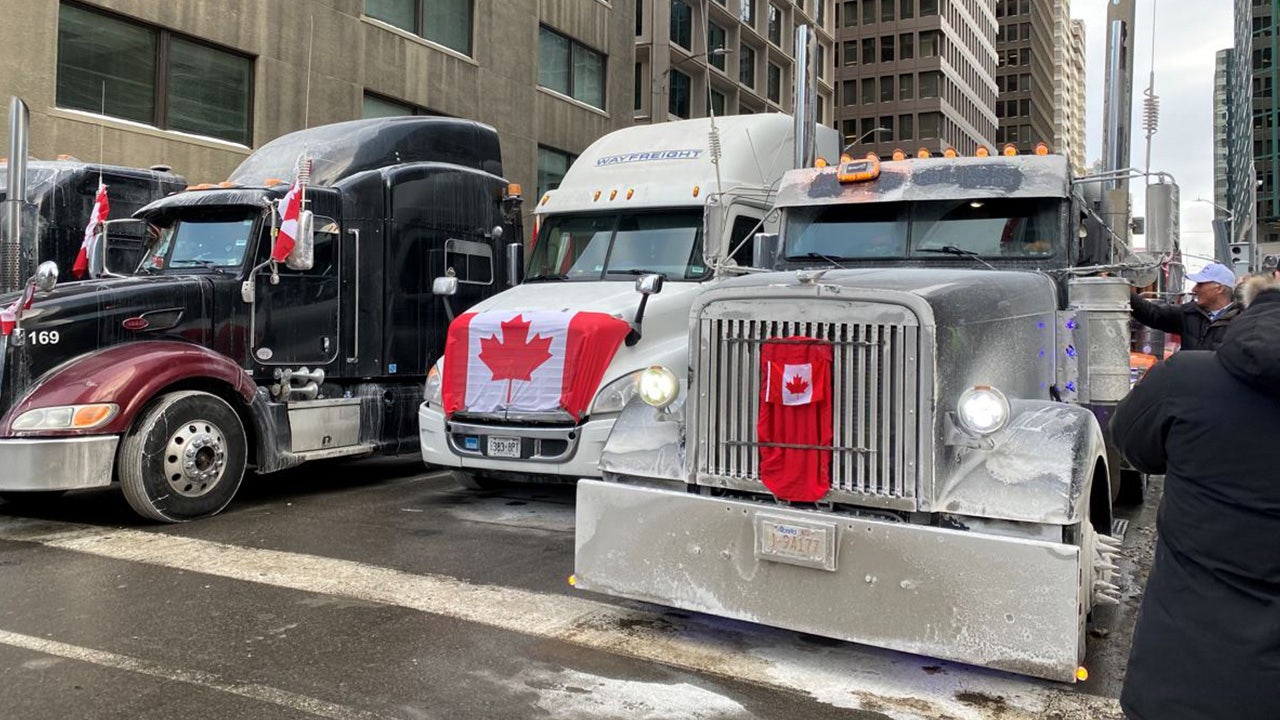 Ottawa mayor and 'Freedom Convoy' agree to move trucks from residential areas