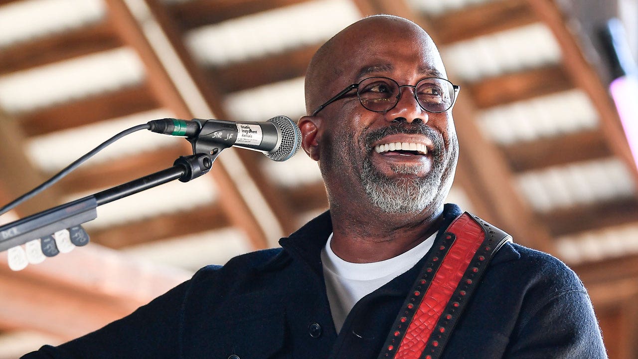 Darius Rucker talks Super Bowl 2022, recalls thinking he'd 'never