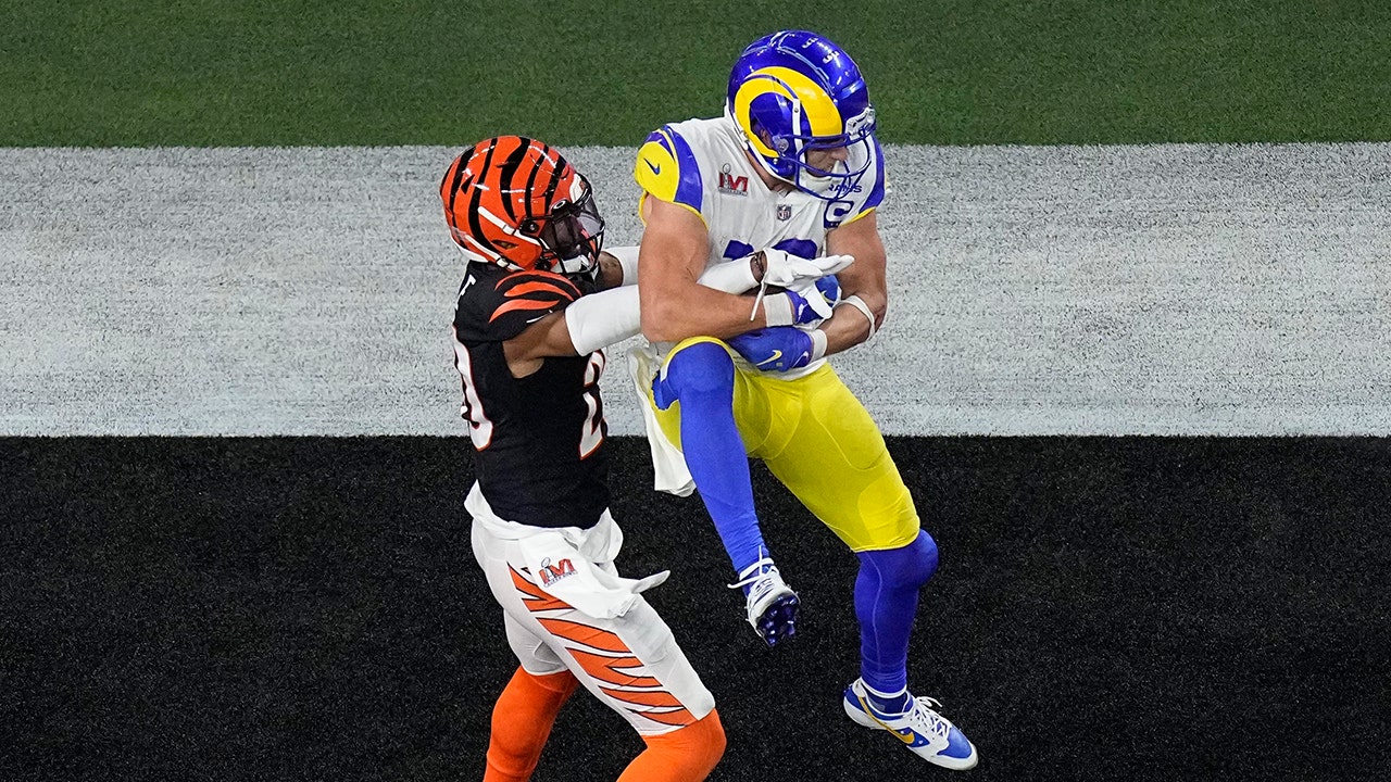 Super Bowl 2022: Rams' Cooper Kupp tries to get Bengals' Eli Apple