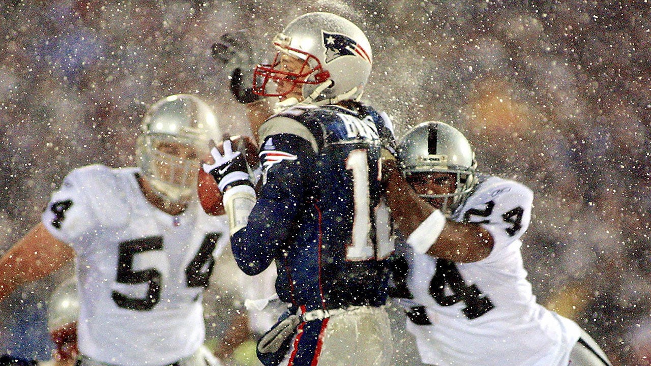 Tom Brady dunks on Raiders fans about the Tuck Rule