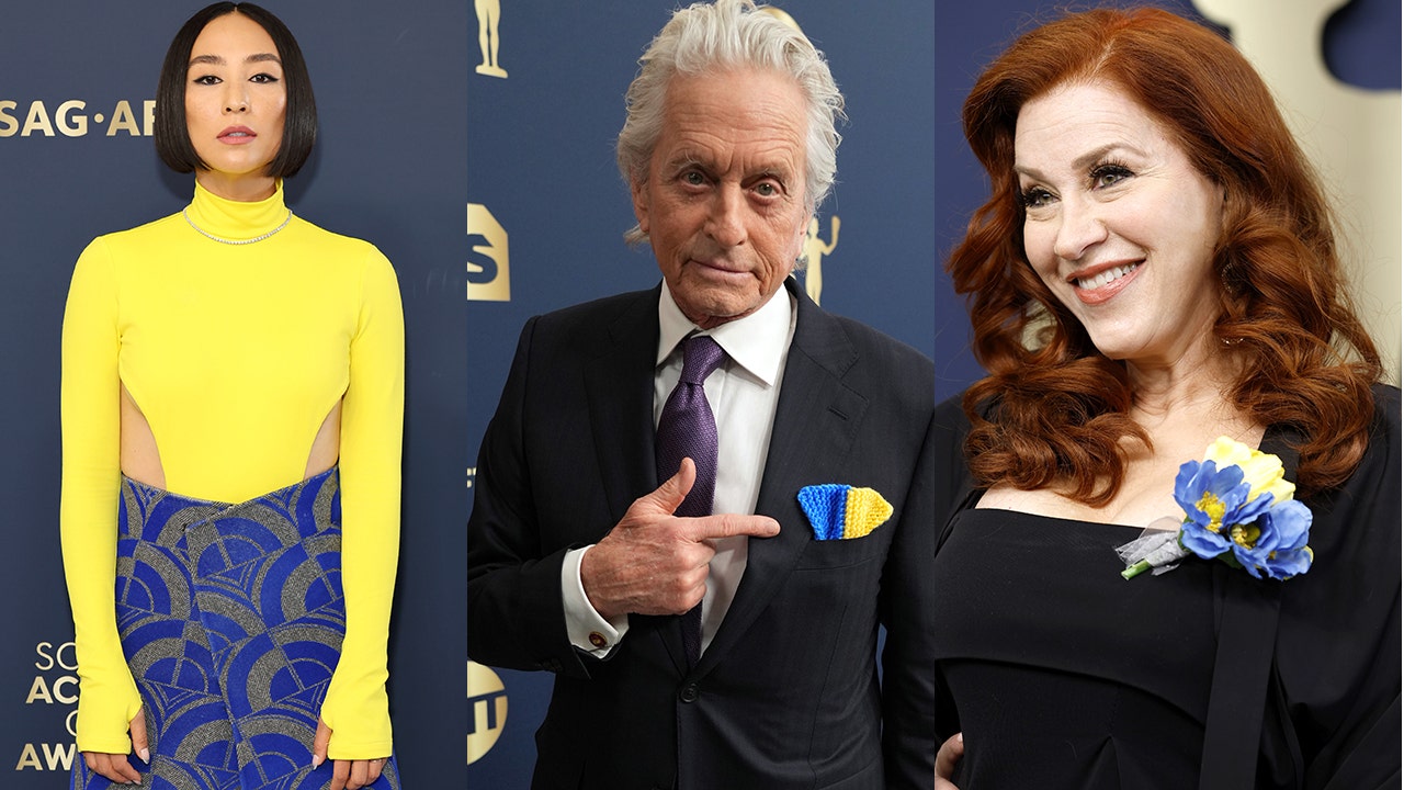 Hollywood rinde homenaje a Ucrania y al presidente Zelenskyy en medio de la invasión rusa durante los Premios SAG