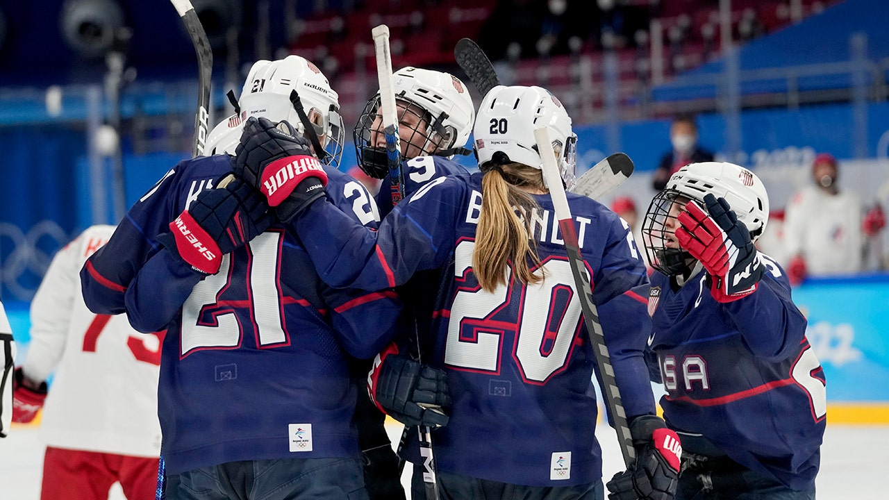 Winter Olympics 2022 Hilary Knight Nicole Hensley Team Up In Leading 