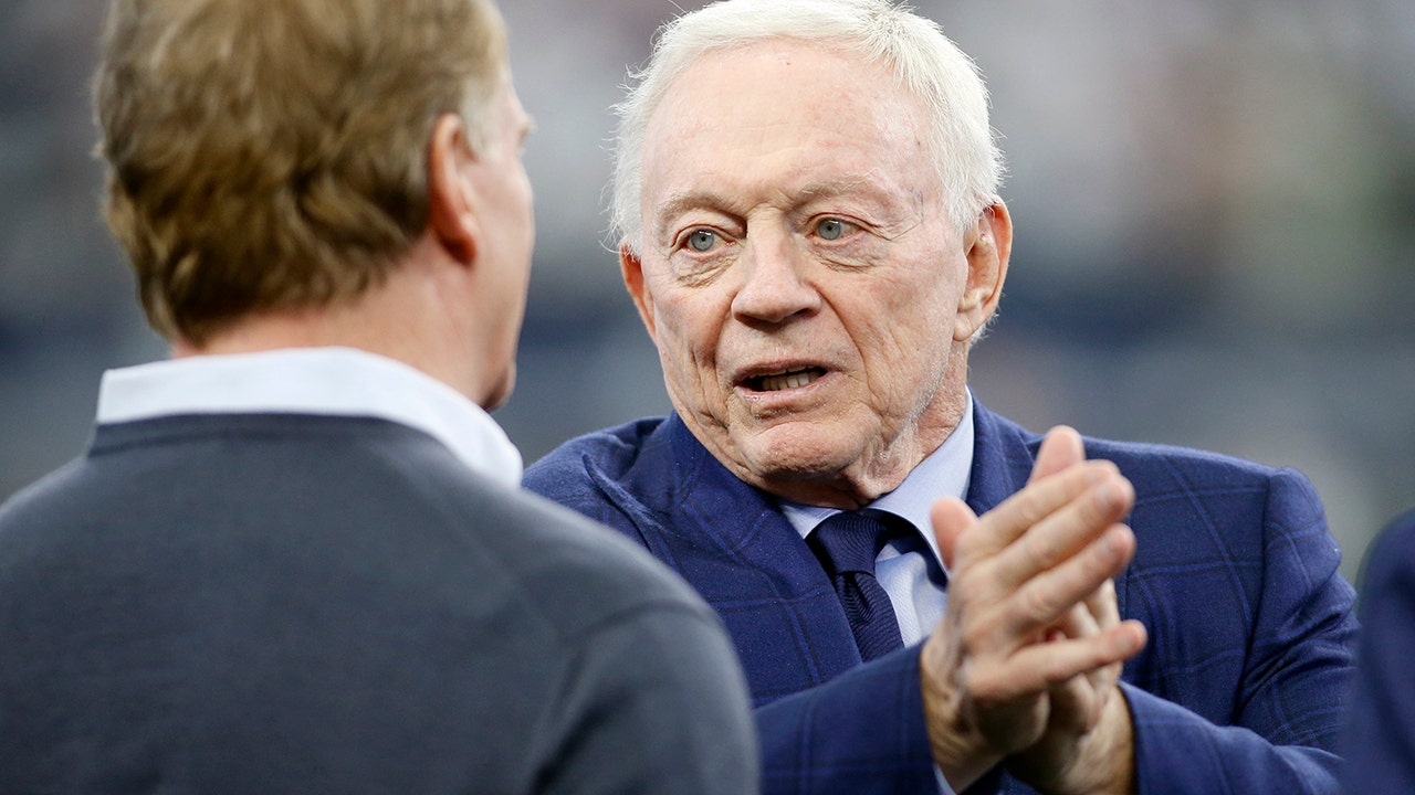 Jerry Jones Reacts to NFL Racism Lawsuit Accusation, DFW Pro Sports