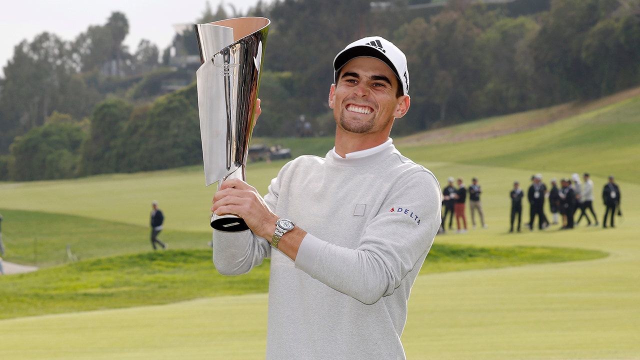 The clubs Joaquin Niemann used to win the 2022 Genesis Invitational, Golf  Equipment: Clubs, Balls, Bags