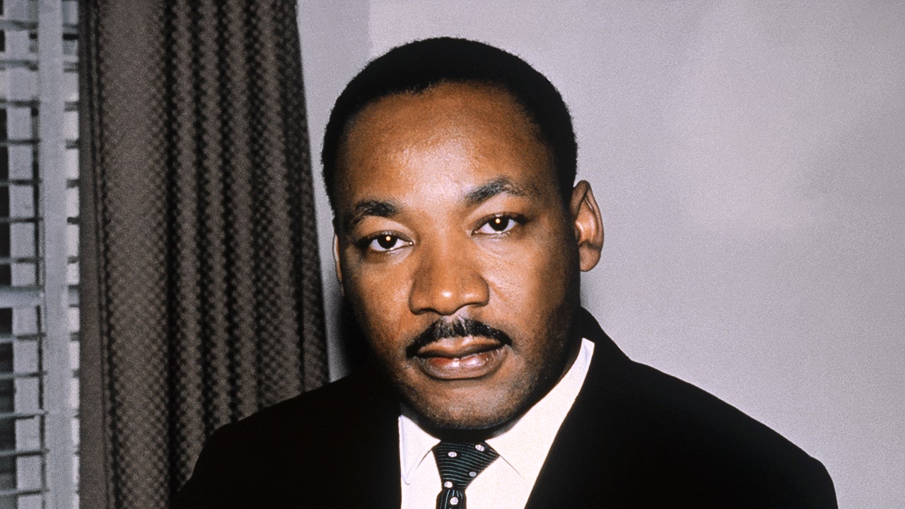 Joyeux 95e anniversaire, Dr King, et que nos interactions d’aujourd’hui reflètent l’amour de Dieu pour nous tous.