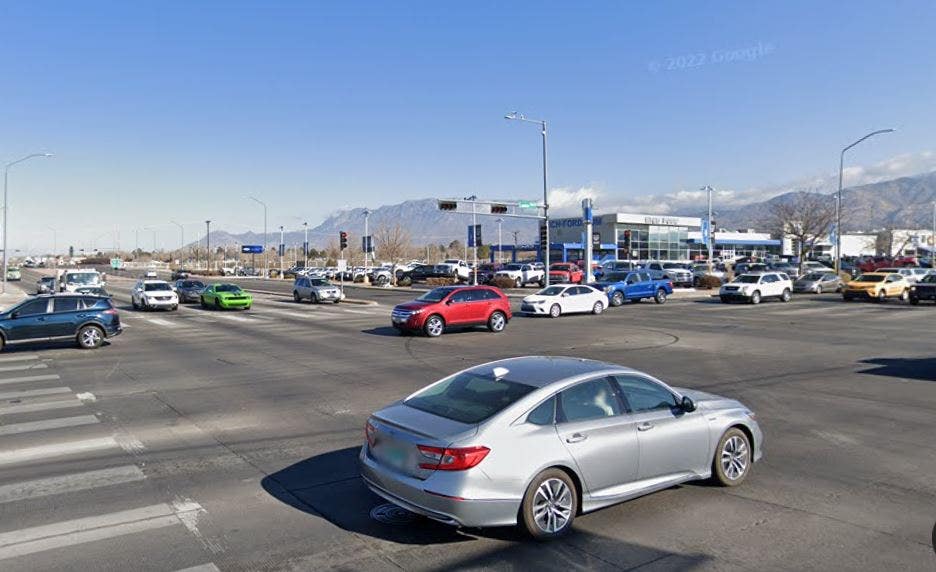 New Mexico suspect goes on stabbing spree, injures nearly a dozen