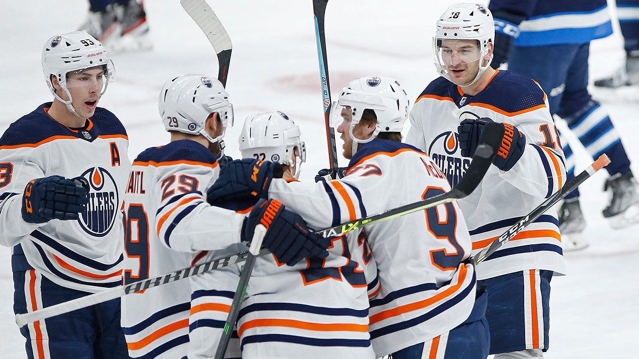 Connor McDavid Leads Oilers Past Jets For 5th Straight Win | Fox News