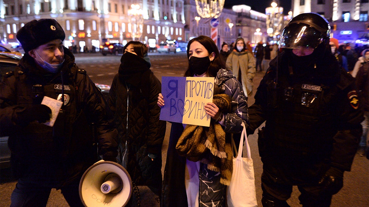 Russia-Ukraine: Anti-war protests continue in Moscow, St Petersburg, prominent Russian celebrities join